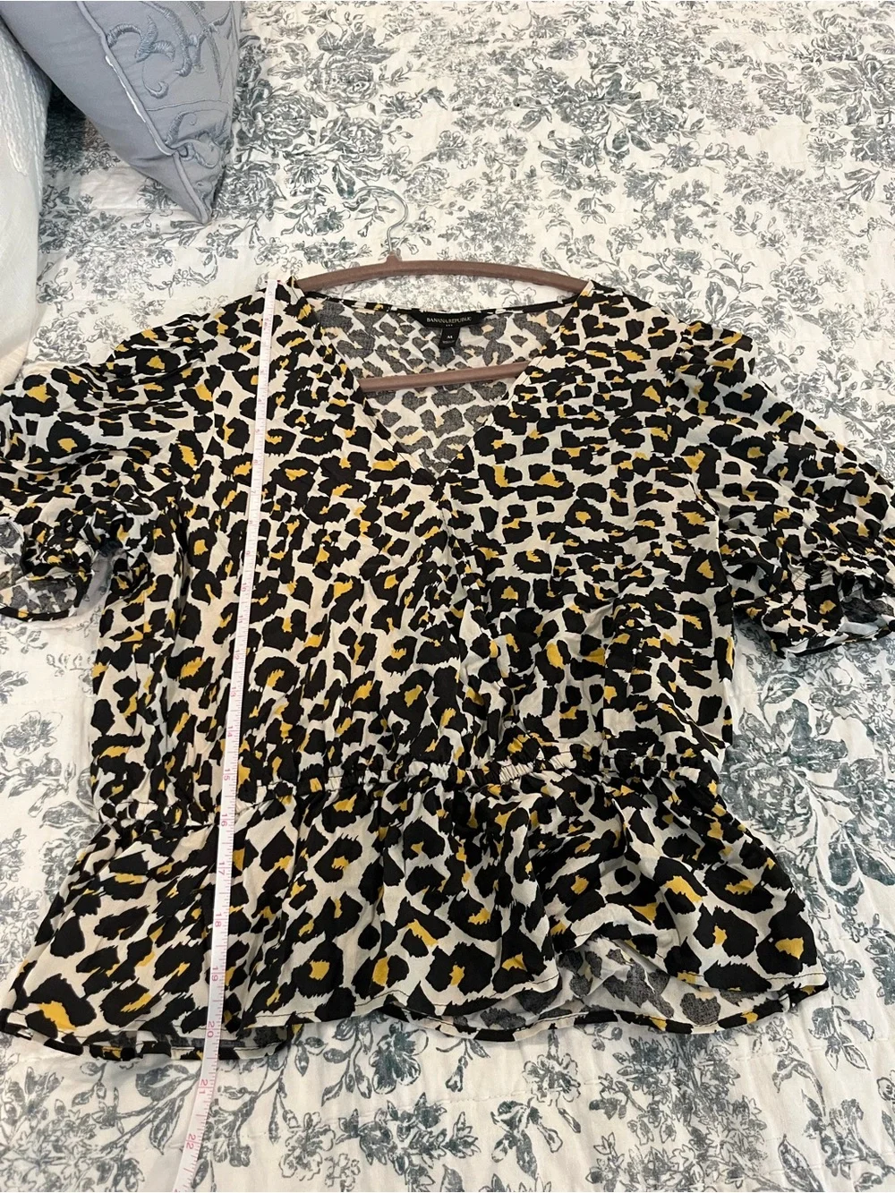 Banana Republic Leopard Print Peplum Puff Sleeve Blouse Size M
